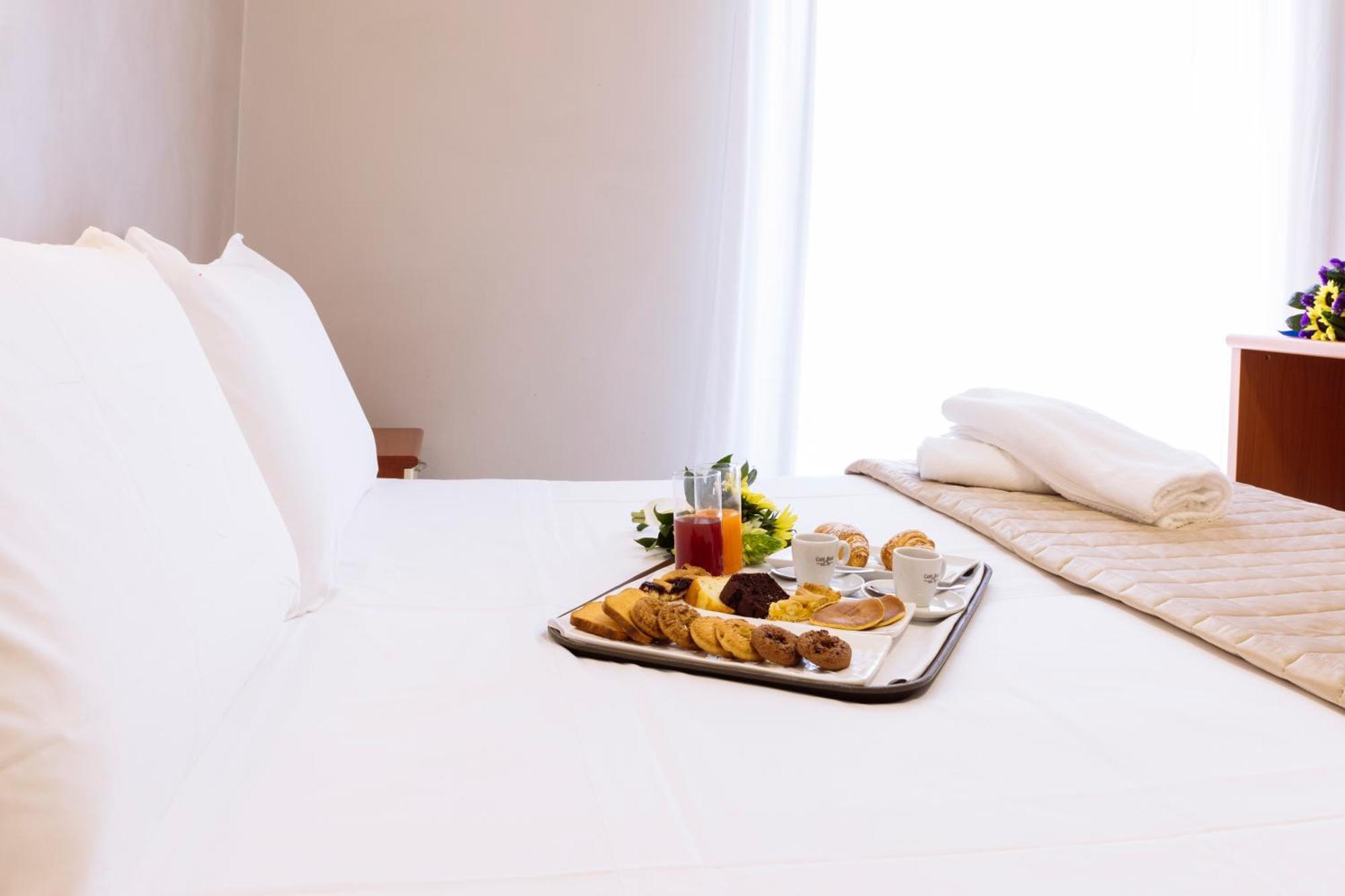 Hotel Leon - Ristorante Al Cavallino Rosso San Giovanni Rotondo Luaran gambar