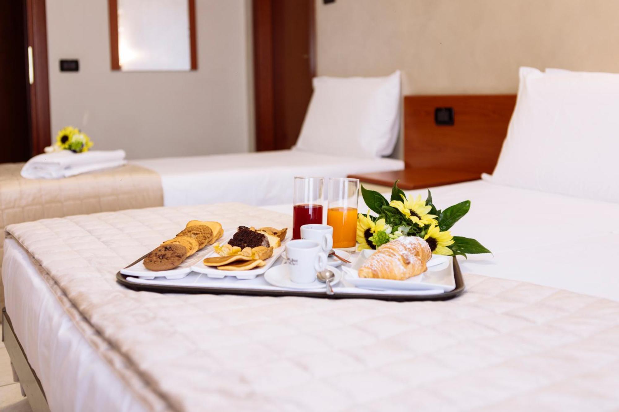 Hotel Leon - Ristorante Al Cavallino Rosso San Giovanni Rotondo Luaran gambar