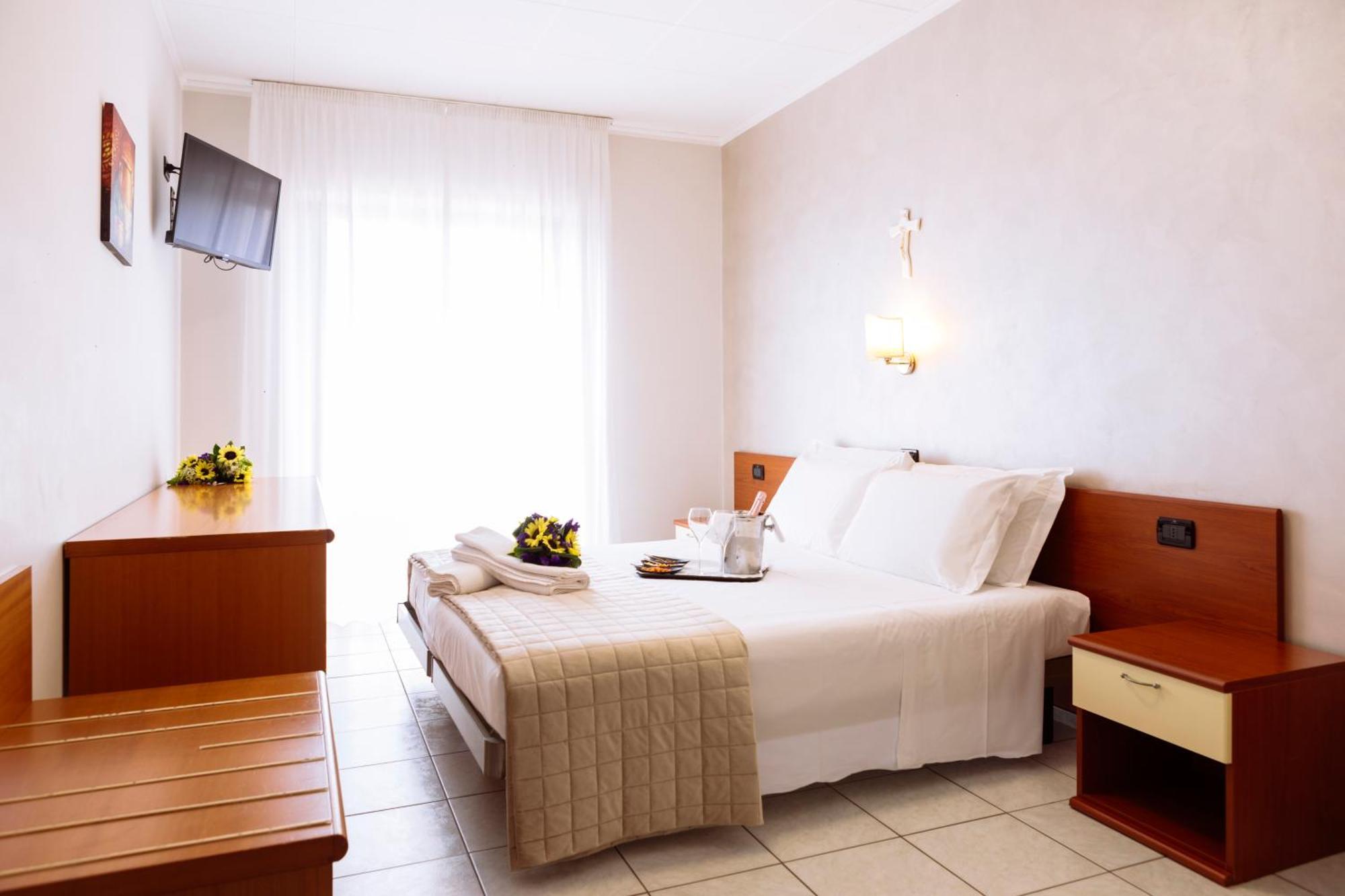 Hotel Leon - Ristorante Al Cavallino Rosso San Giovanni Rotondo Luaran gambar