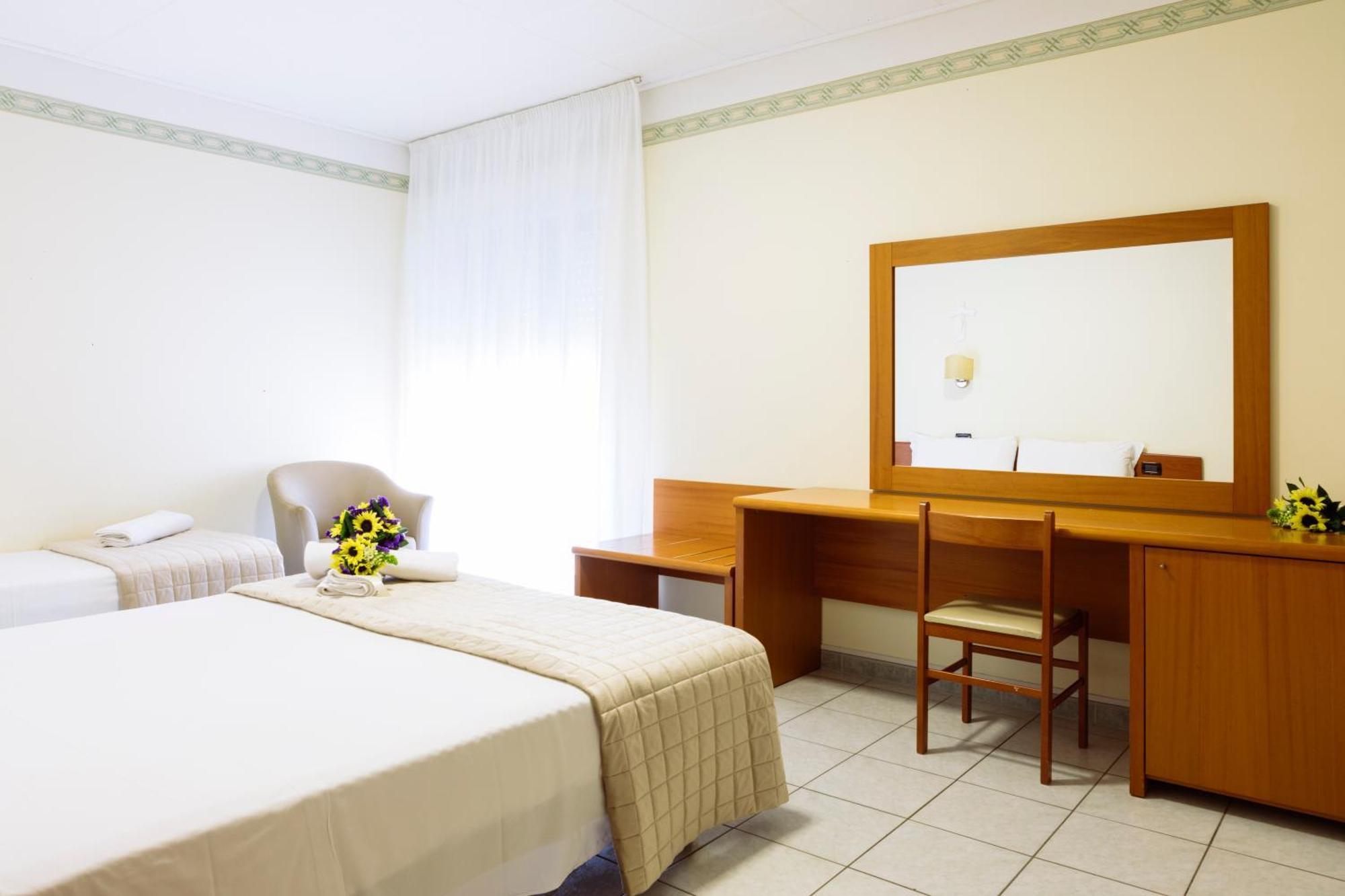Hotel Leon - Ristorante Al Cavallino Rosso San Giovanni Rotondo Luaran gambar
